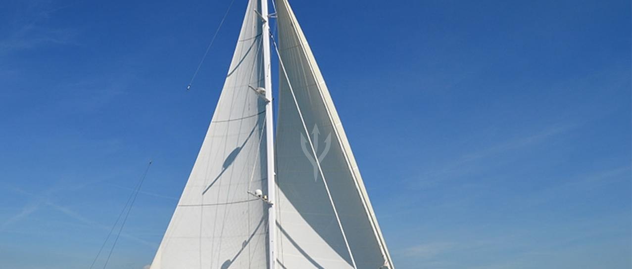 TERRA DI MEZZO yacht charter 1