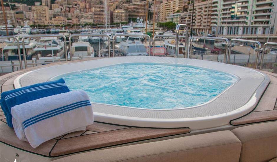 MI AMORE JULIA yacht charter 3