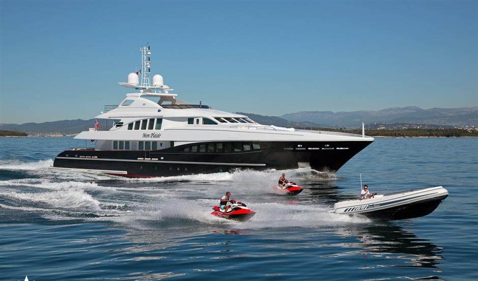 STORMBORN yacht charter 2