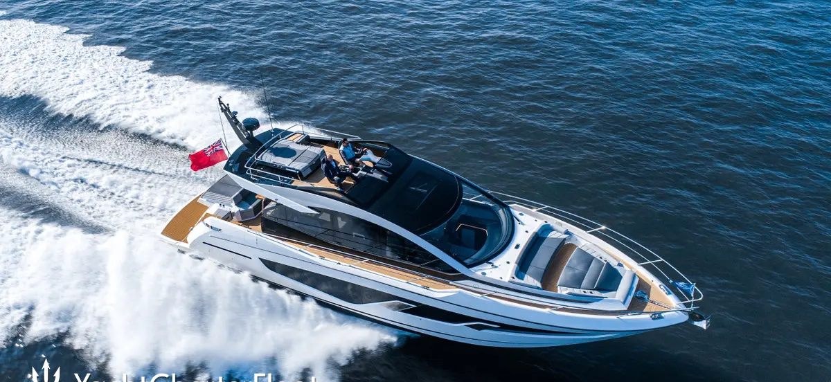 FIVE II yacht charter 2