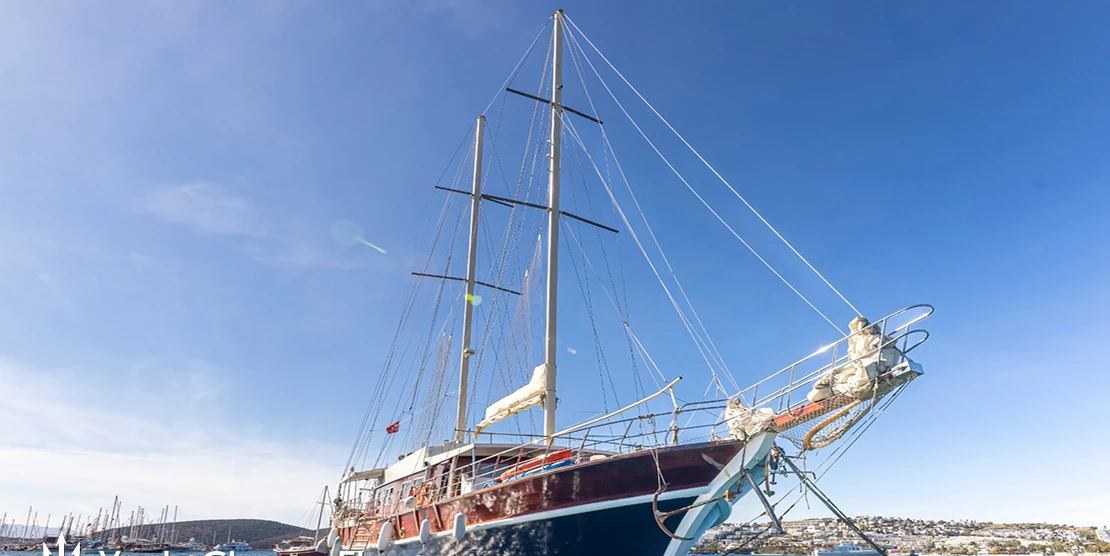 ATHEN.A yacht charter 2