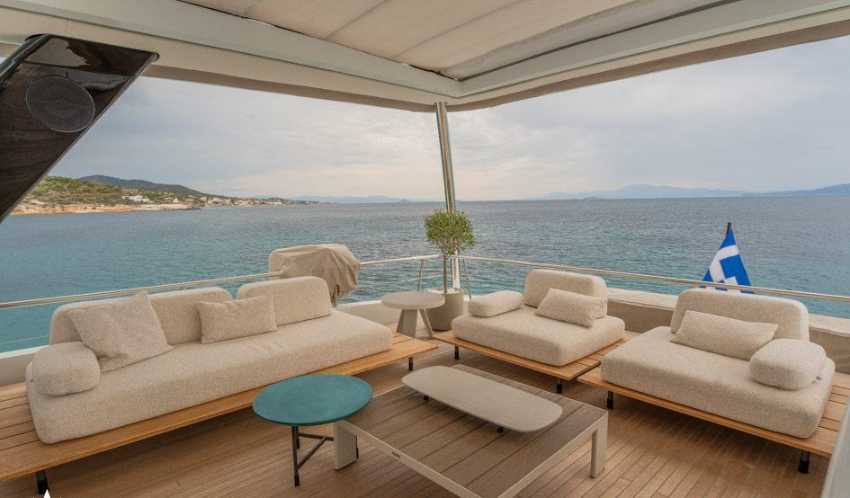 VALIUM 67 yacht charter 4