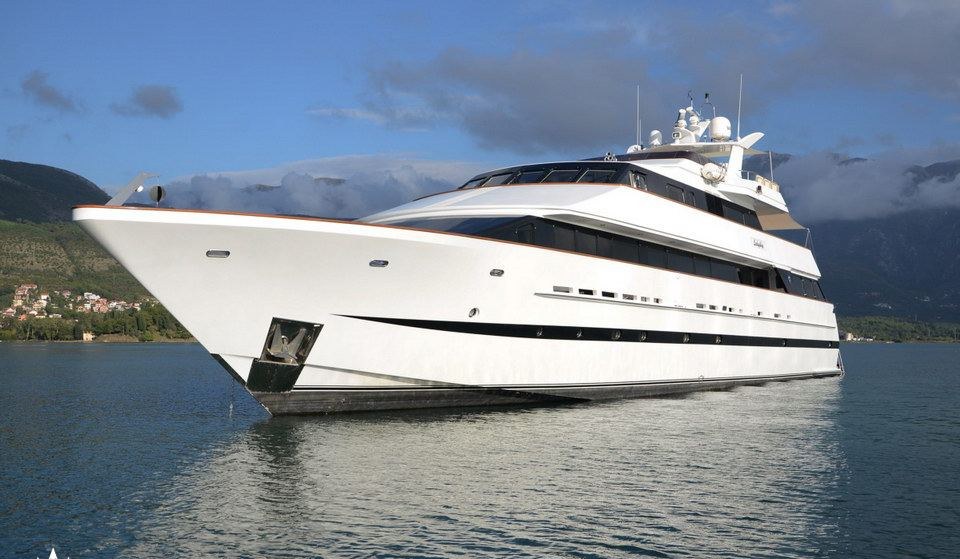 LADYSHIP yacht charter 2