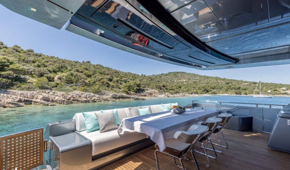 YOYITA II yacht charter 5