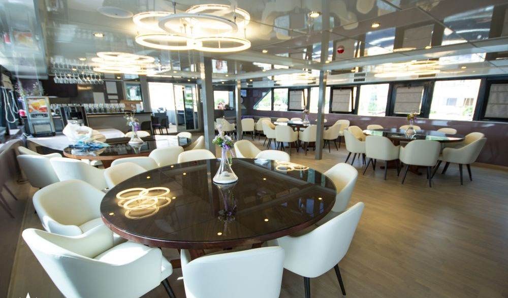 SAN ANTONIO yacht charter 4
