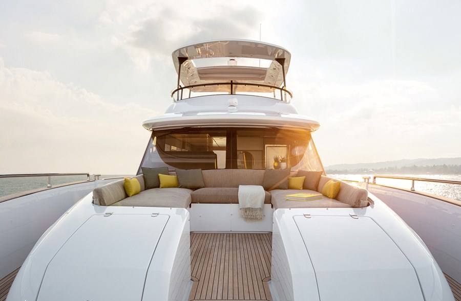 AZIMUT MAGELLANO 66 yacht charter 4
