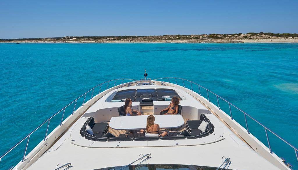 MRS GREY yacht charter 3