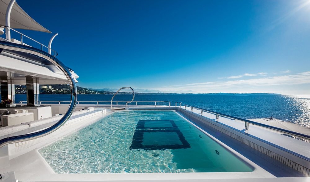 STARBURST IV yacht charter 4