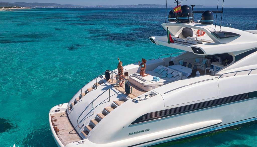 MRS GREY yacht charter 5