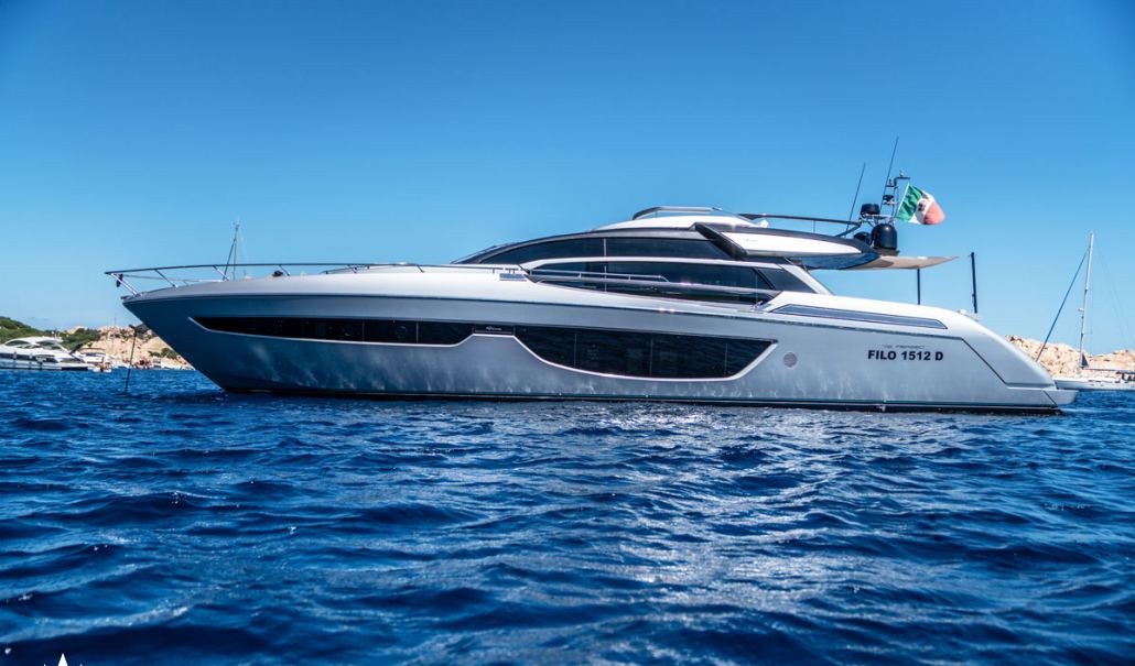 CHILUCE yacht charter 2