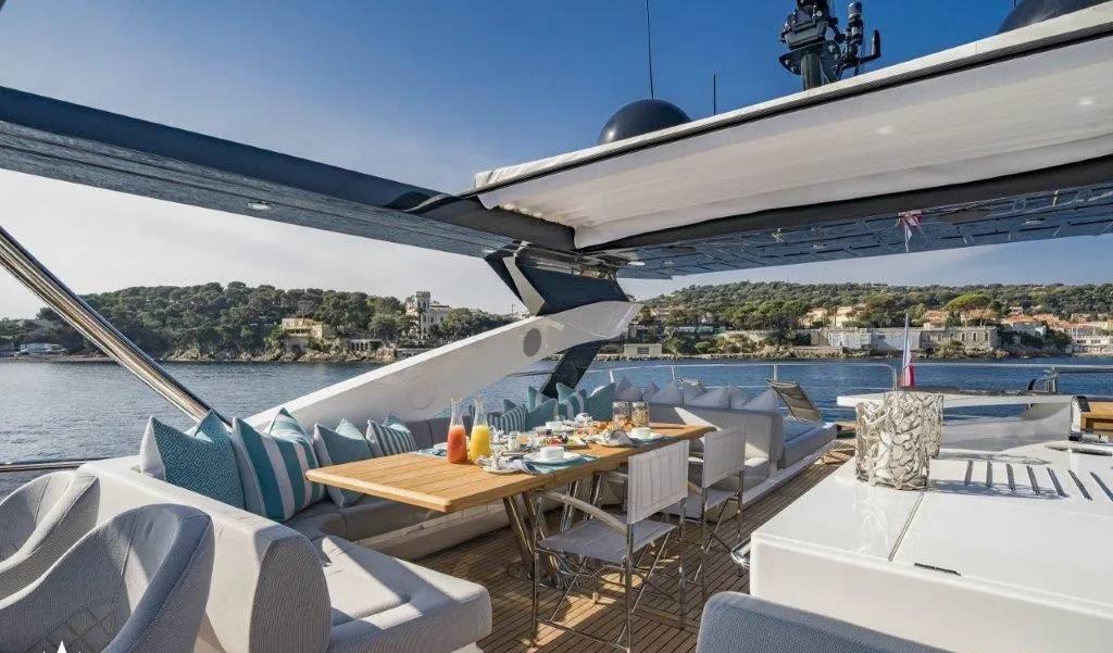 TORO yacht charter 3