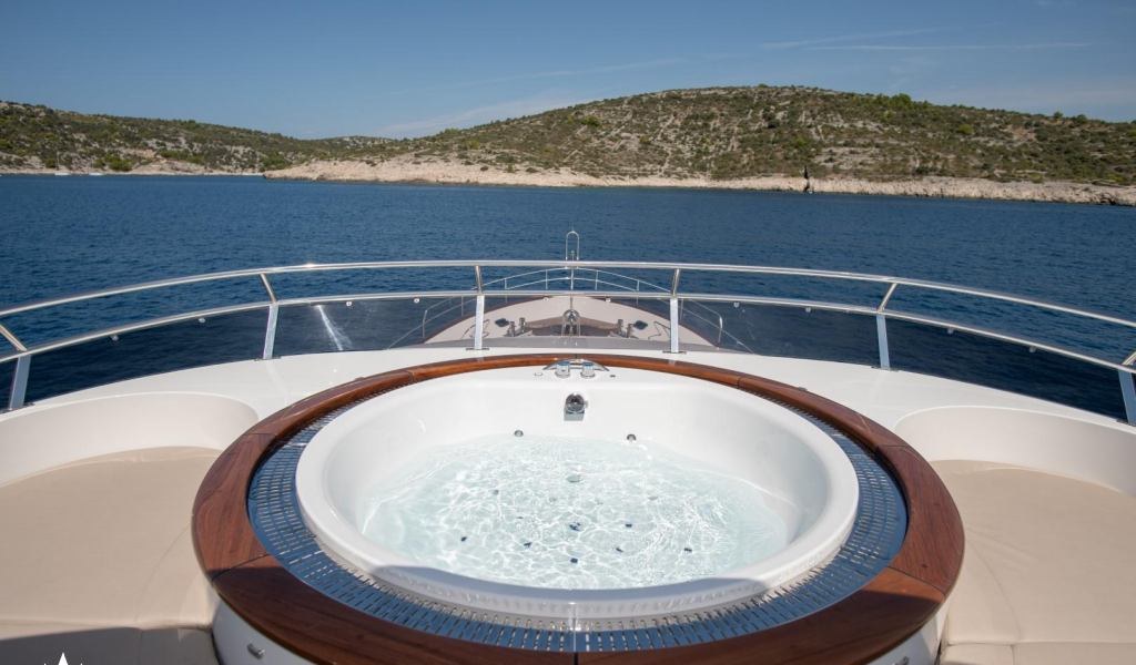 SEABREEZE II yacht charter 3