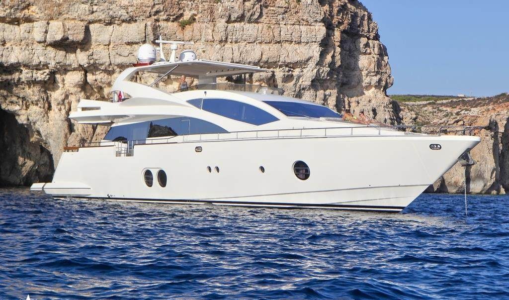 BLUWATER yacht charter 5