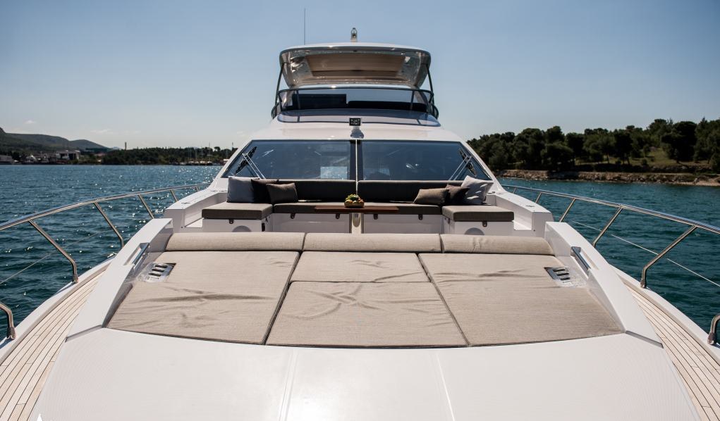 ALYSS yacht charter 3