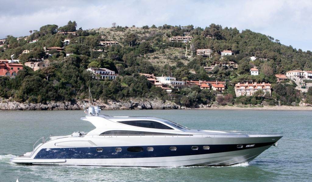 TIUNA yacht charter 2