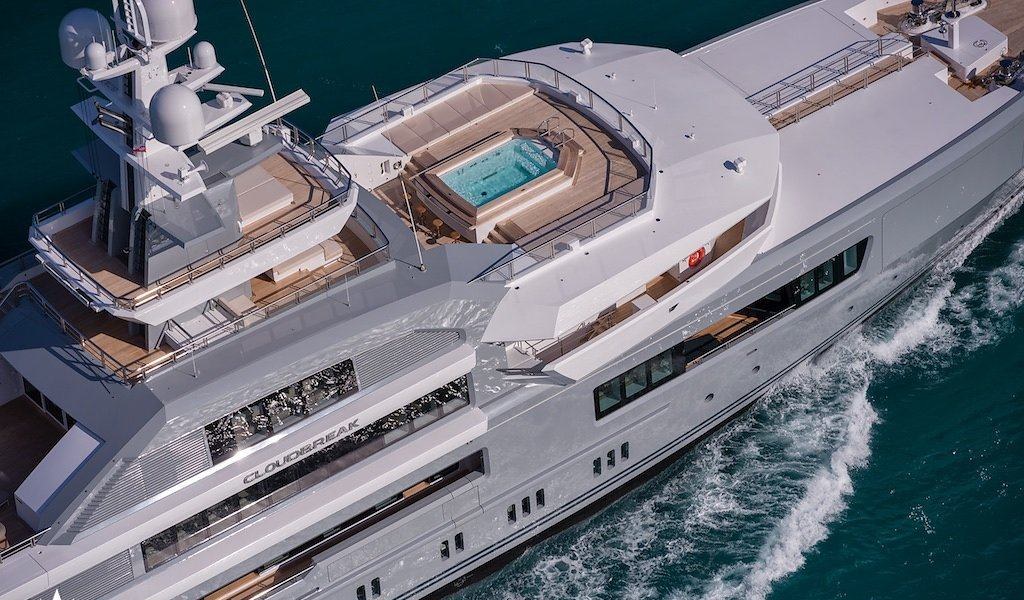CLOUDBREAK yacht charter 3