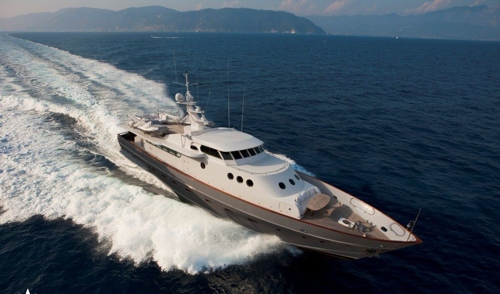 PAOLUCCI yacht charter 2
