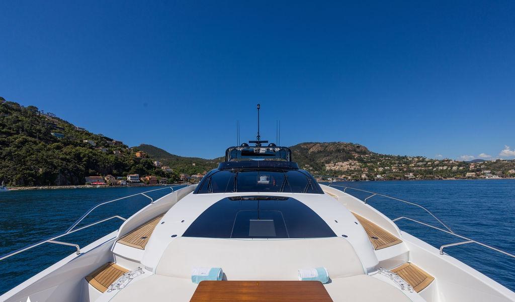 G yacht charter 3