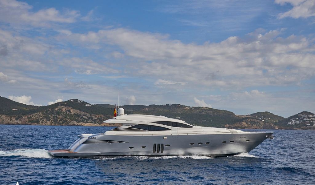 DANZAS yacht charter 2
