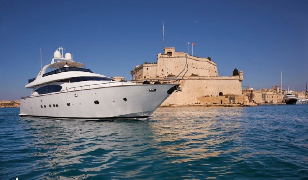 MEME yacht charter 2