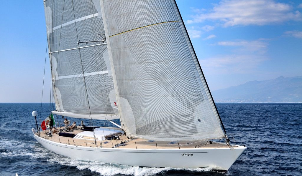 ADESSO yacht charter 3