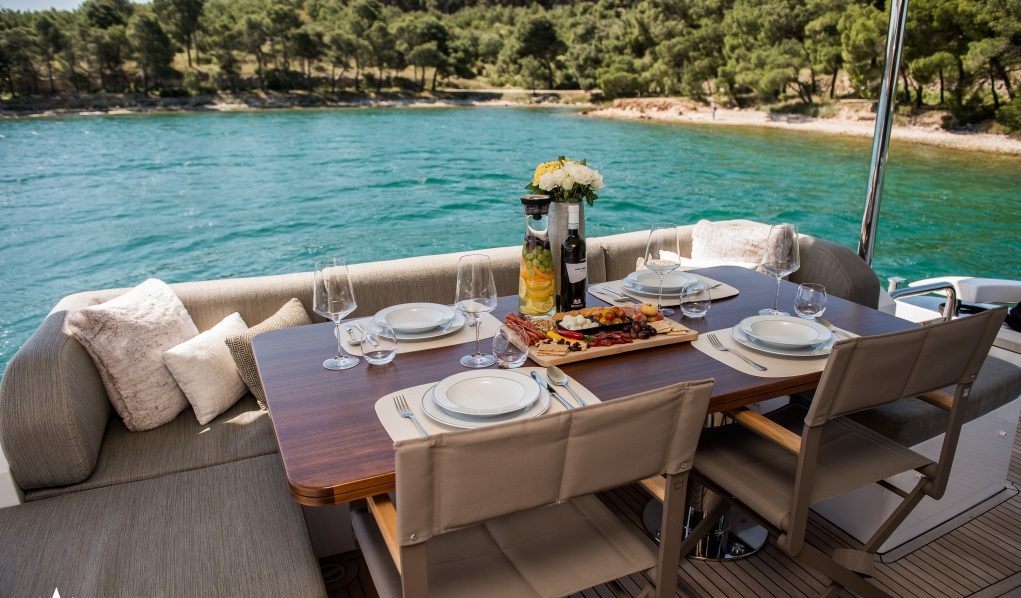 ALYSS yacht charter 5