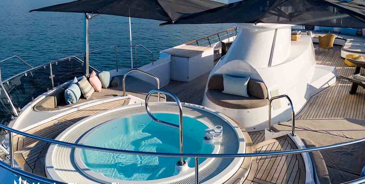SHAKE N BAKE TBD yacht charter 3