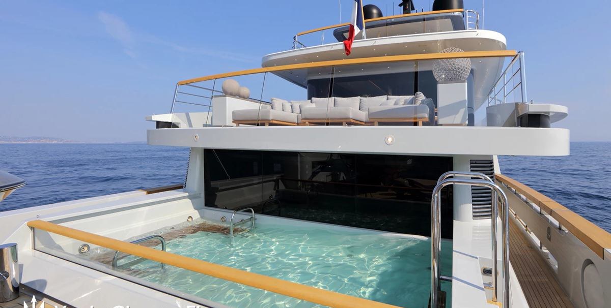 X yacht charter 4