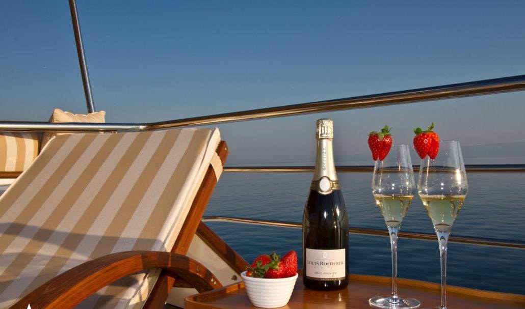 AURIANE yacht charter 5