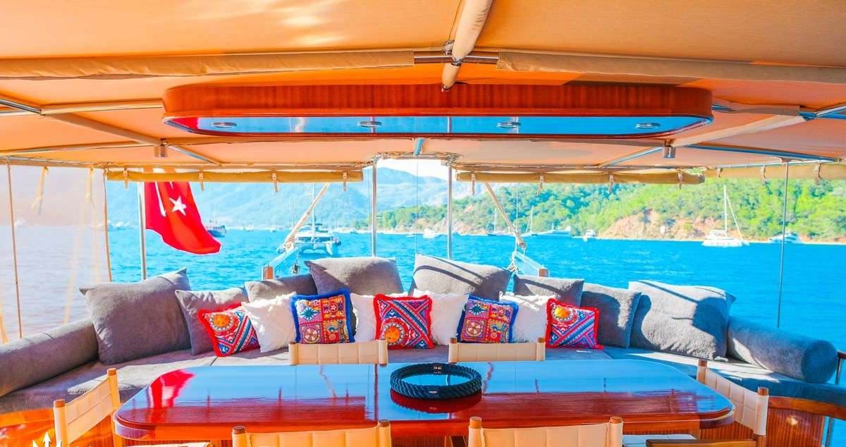 EYLUL 17 yacht charter 5
