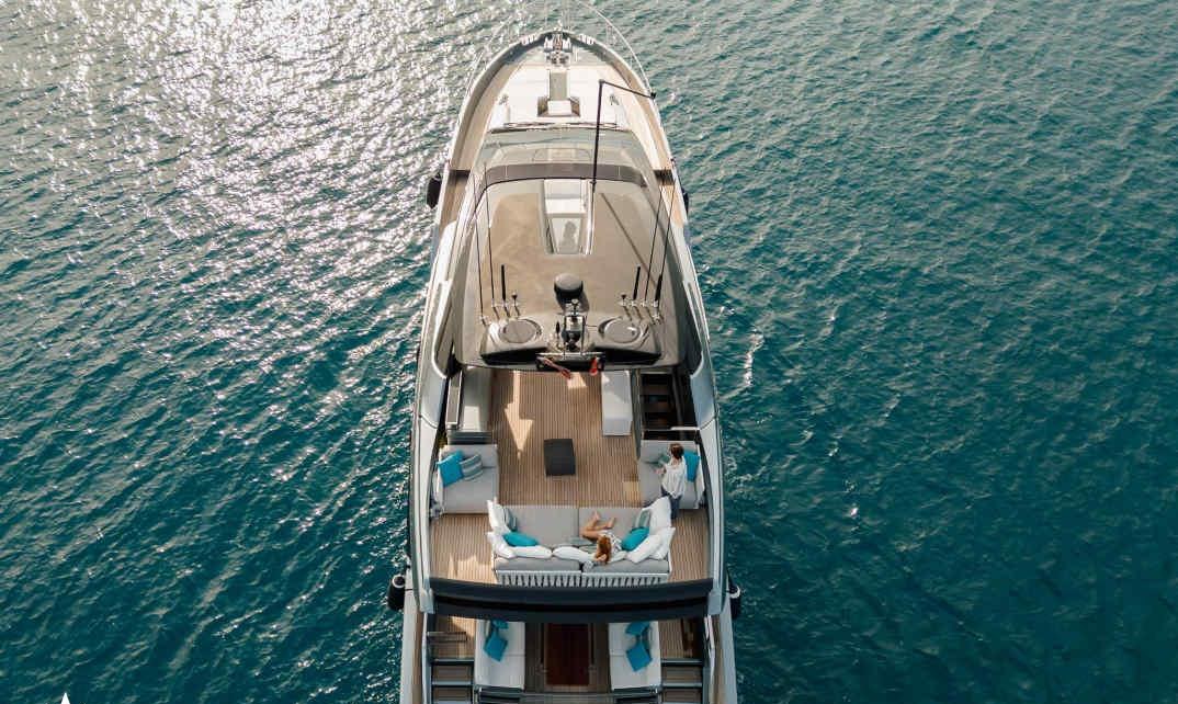 X SEVEN yacht charter 4