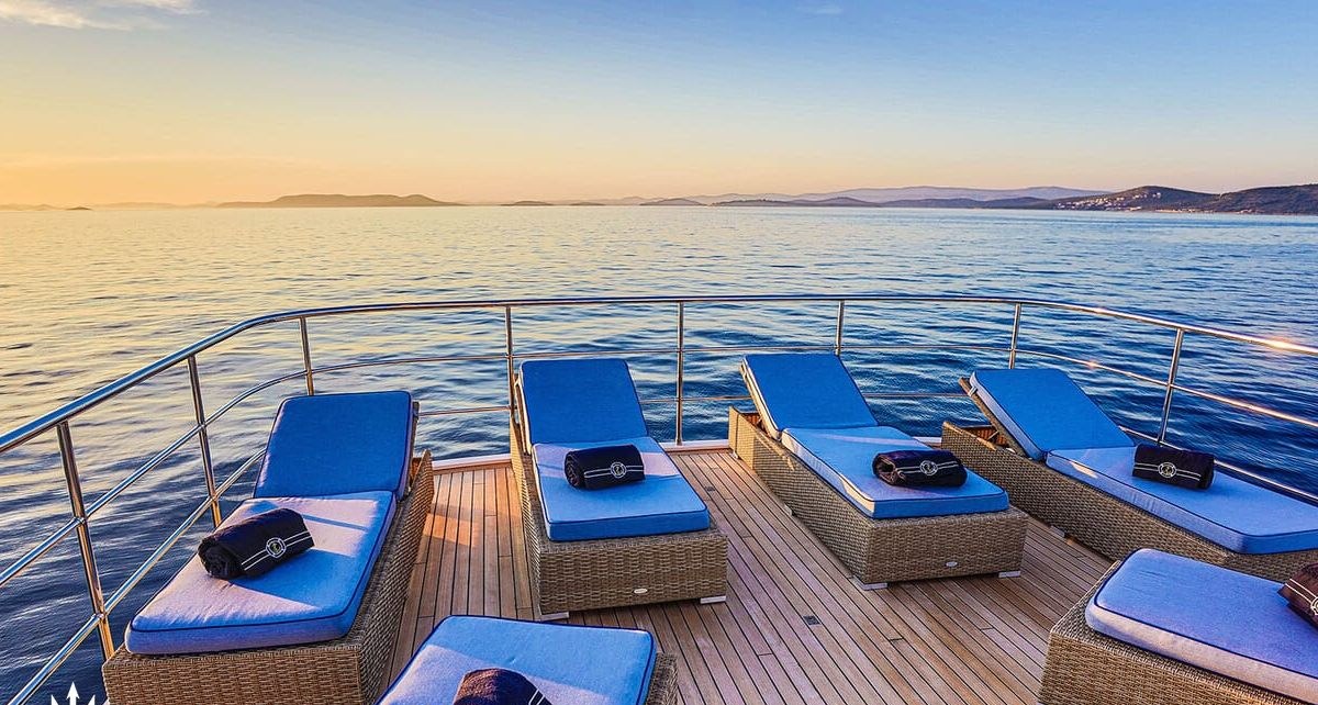 MILAYA yacht charter 3