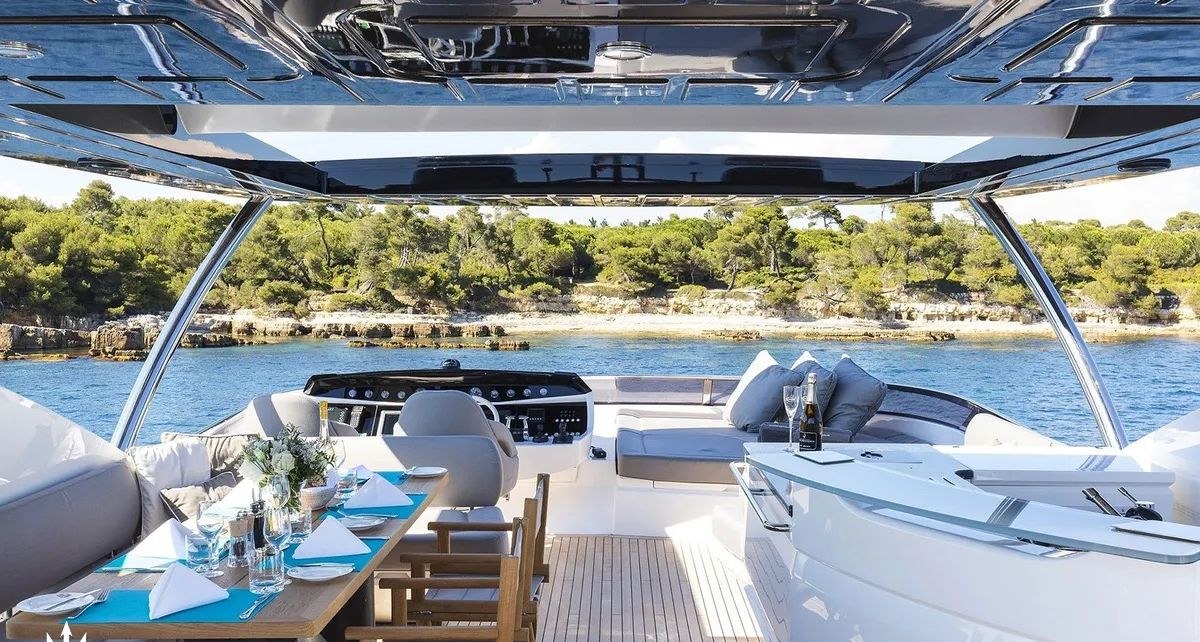 AQUA ANGEL yacht charter 4