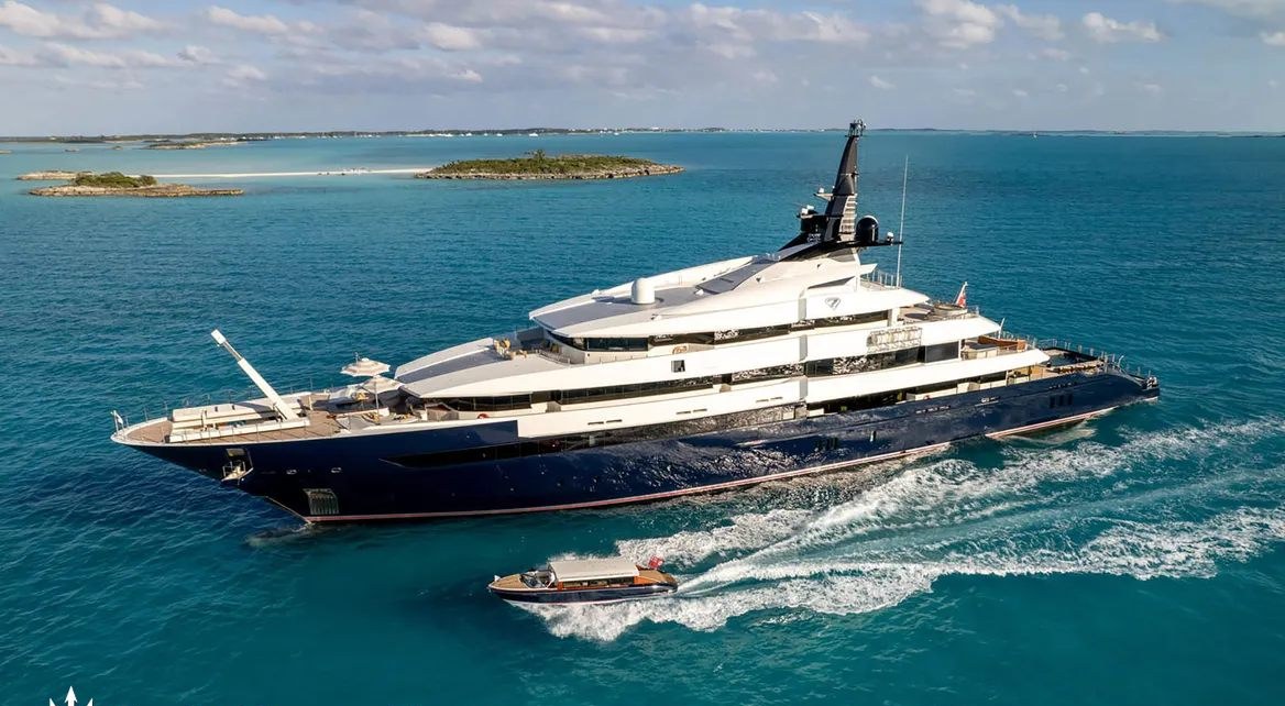 MAN OF STEEL yacht charter 2