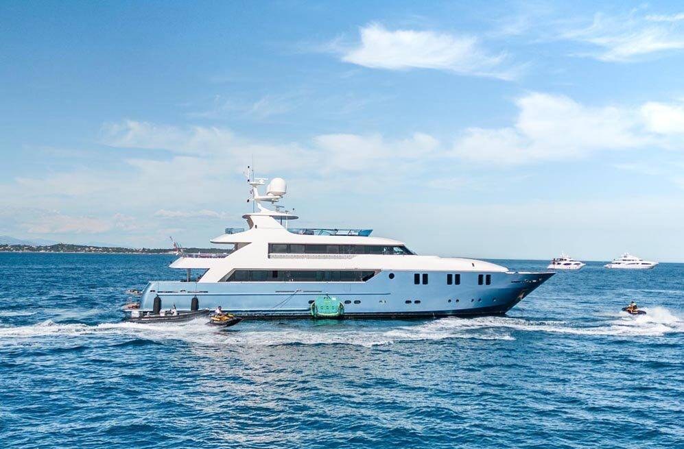 IRAMA yacht charter 2
