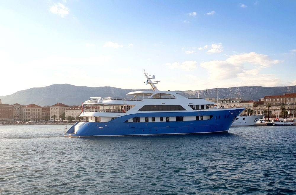 SAN ANTONIO yacht charter 2