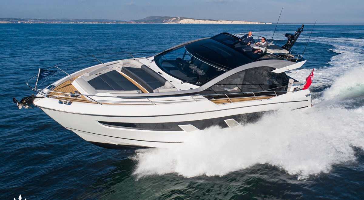 FIVE II yacht charter 3