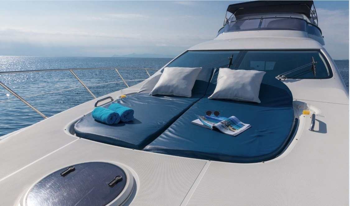 ALMAZ yacht charter 3