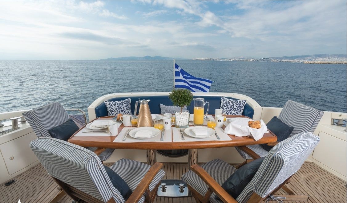 ALMAZ yacht charter 5