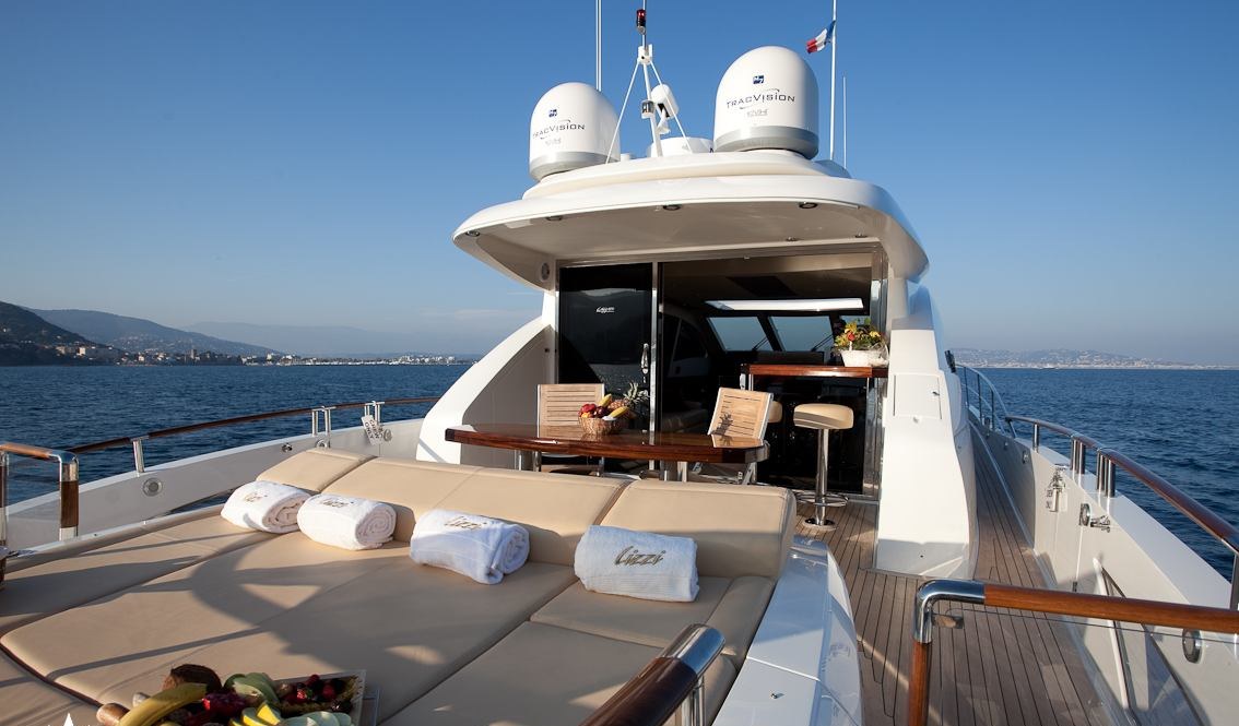 LIZZI yacht charter 3