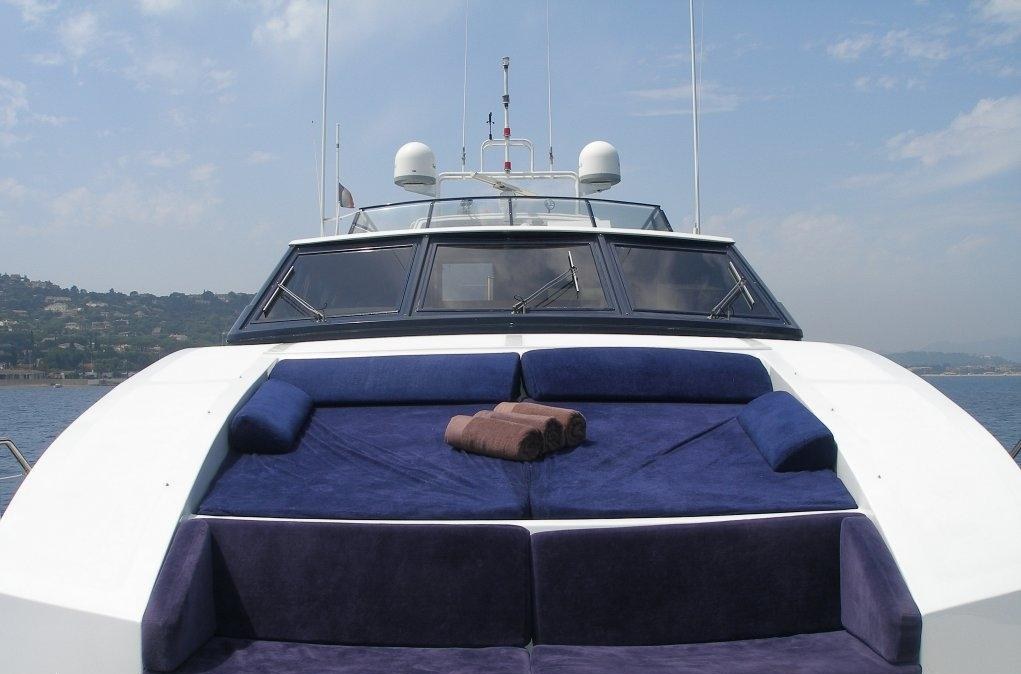 QUEEN SOUTH yacht charter 4