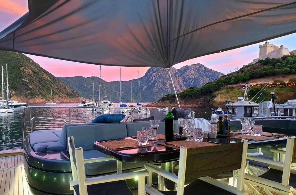 REVELLA yacht charter 5