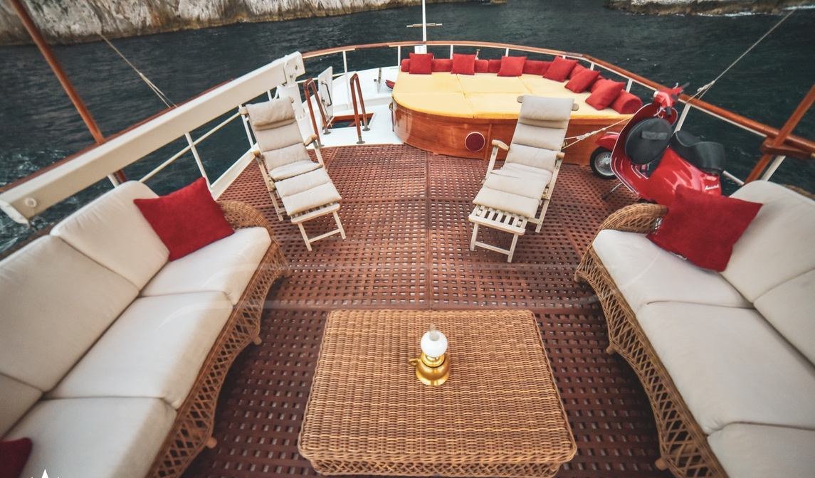ENTRANCER yacht charter 5