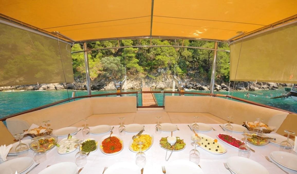 ECE ARINA yacht charter 5