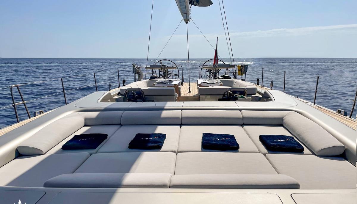 RUNNING ON FAITH yacht charter 4