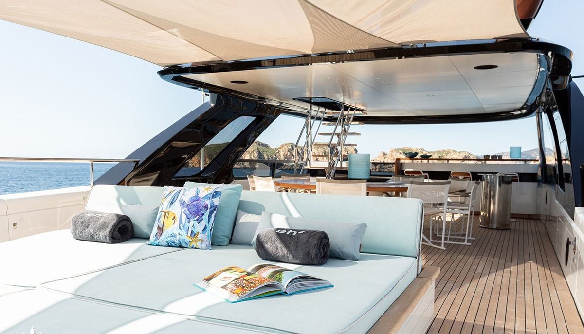 EH2 yacht charter 4