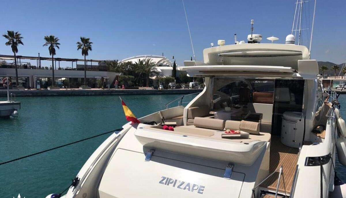 ZIPI ZAPE yacht charter 4