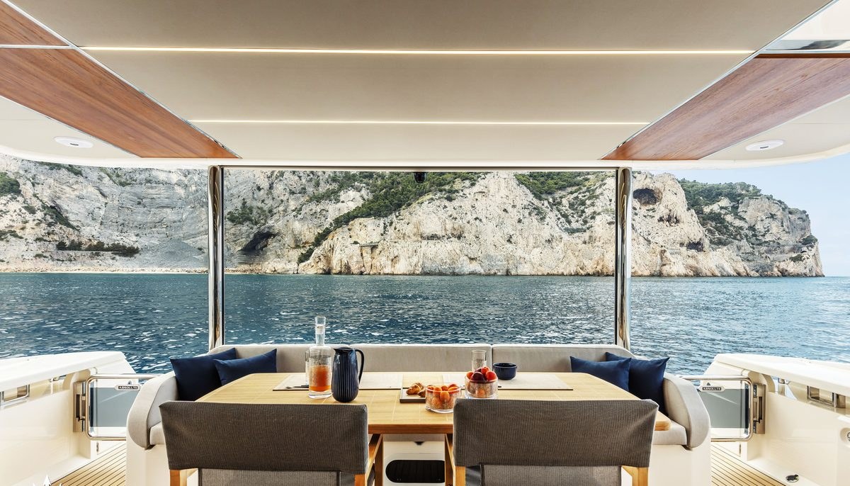 LEGEND II yacht charter 5