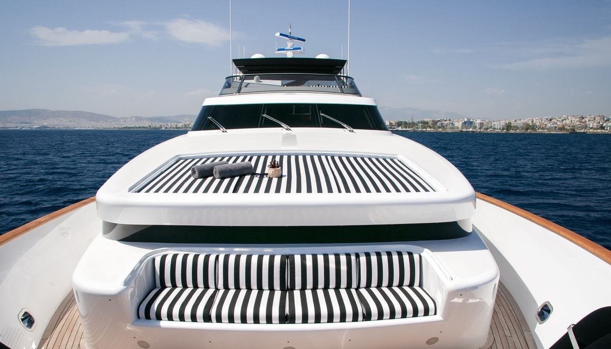 PASTA FLORA yacht charter 3