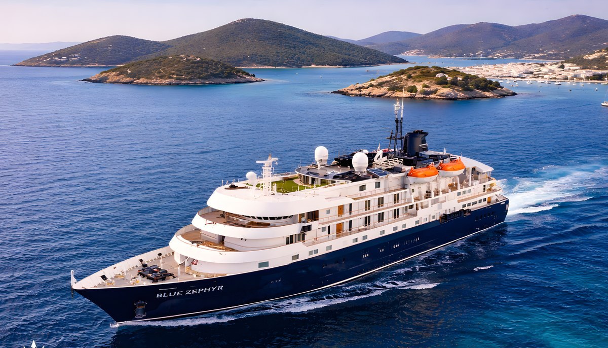 BLUE ZEPHYR yacht charter 2